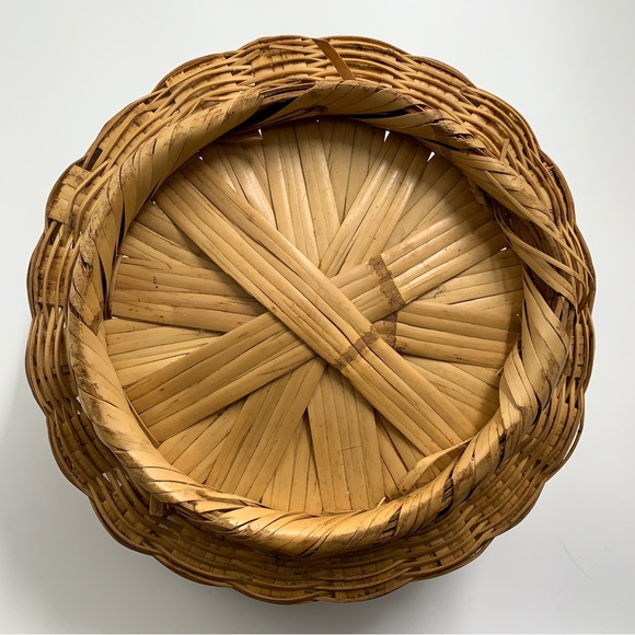 1800s Wicker Basket - Picture 4 of 4